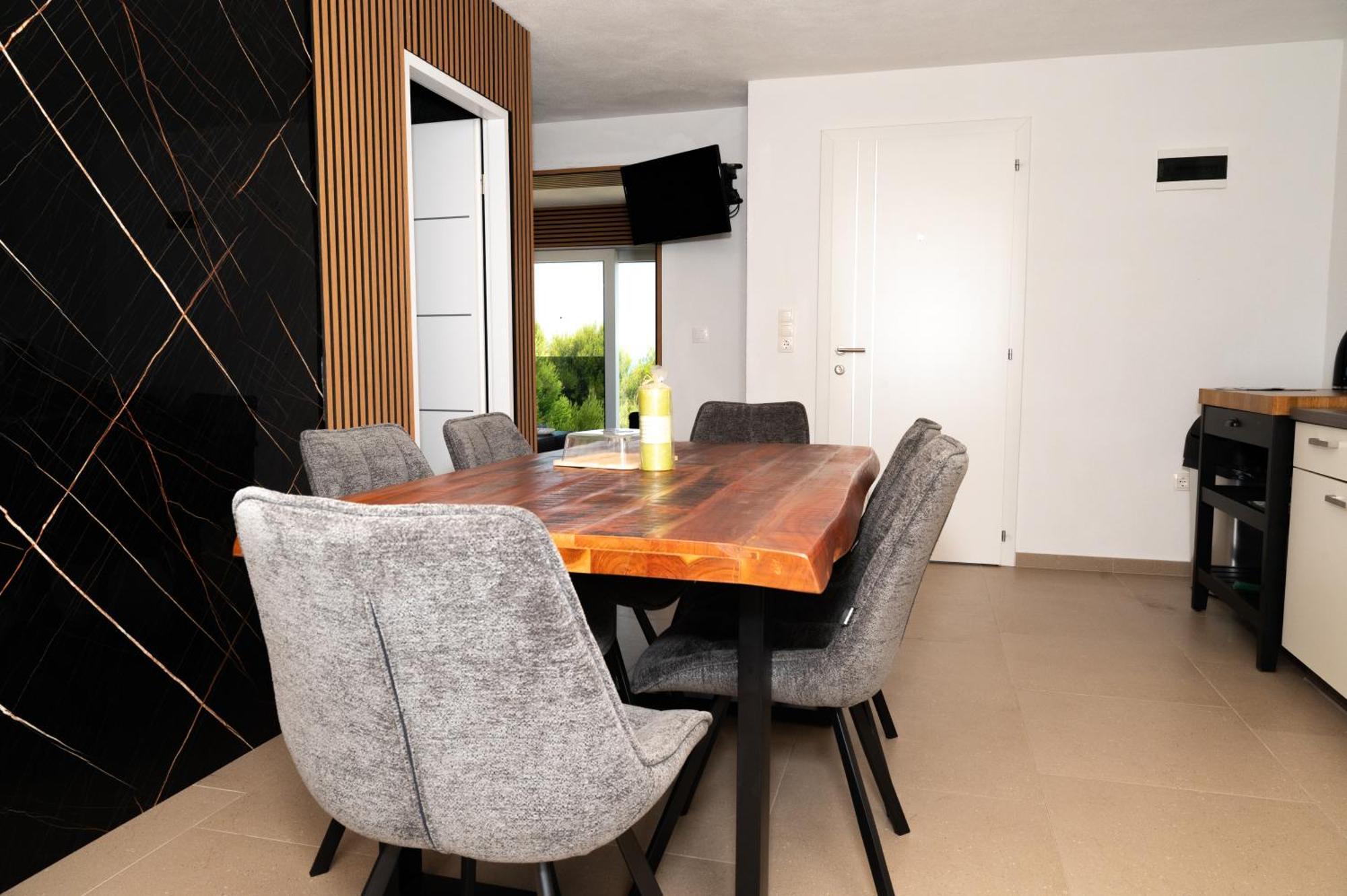 Four Points Apartman Vir